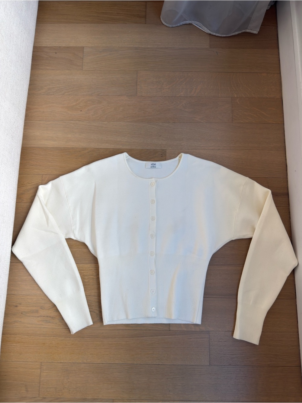 Aritzia Golightly cardigan wonder yarn in light birch - Picture 2 of 3